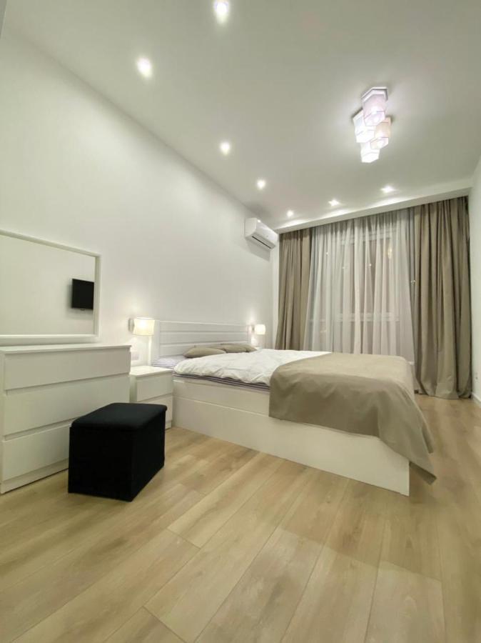 Vip Apartment In Odessa Экстерьер фото